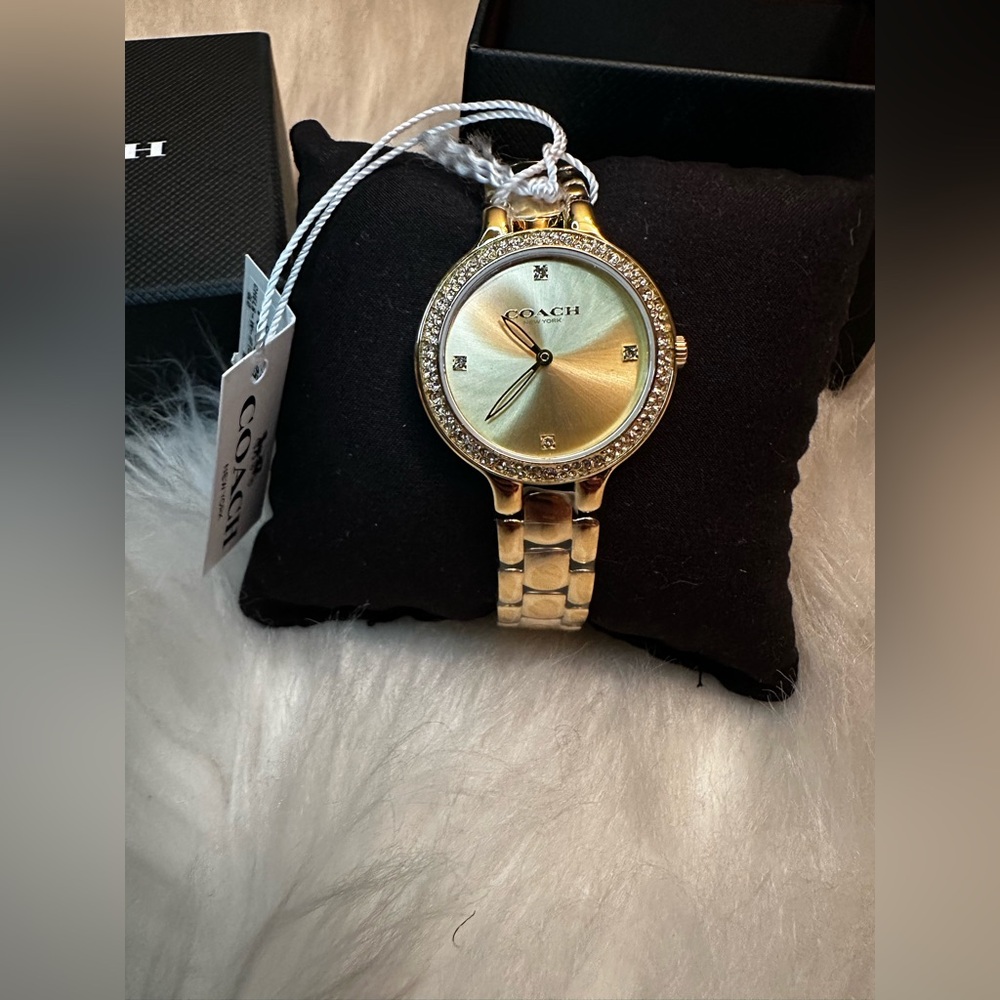Coach Women's Chelsea Quartz Gold-Tone Stainless Steel Bracelet Watch 32mm